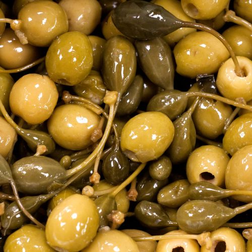 Pitted Manzanilla Olives with Caperberries ~200g